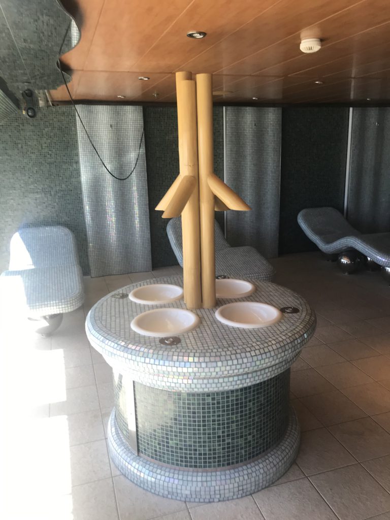 https://www.somecgruppo.com/wp-content/uploads/2021/10/MIRACLE-SPA-BAMBOO-FOUNTAIN-768x1024.jpg